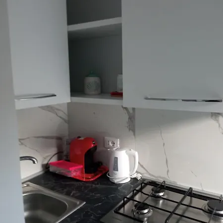 Apartment Wh - Cuore - Attico Monolocale Con Parcheggio Gratuito - 5 Minuti Dal Centro - Wifi